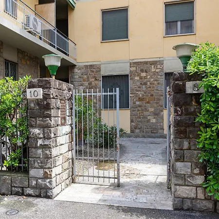 Frullhouse - Sweet Dreams In Apartament